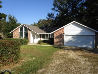 Lake Hide-A-Way Home For Sale in Carriere Mississippi