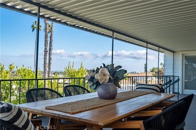 Wake up to stunning panoramic city views and unwind to ocean - photo 34