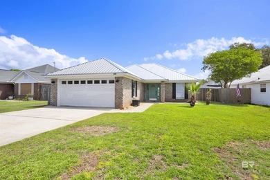 Island Living at its best!!! Beautiful 3-bedroom 2-bathroom home - photo 3