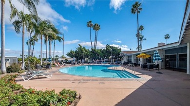 Wake up to stunning panoramic city views and unwind to ocean - photo 44