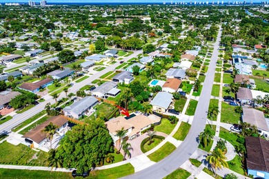Experience the ultimate in Florida lifestyle in this beautifully - photo 49