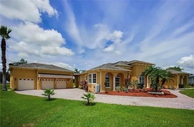 Lake Tohopekaliga Home For Sale in Kissimmee Florida