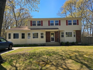 This huge colonial offers 2841 sf living space! Boasting 4 - photo 1