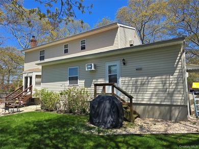 This huge colonial offers 2841 sf living space! Boasting 4 - photo 4