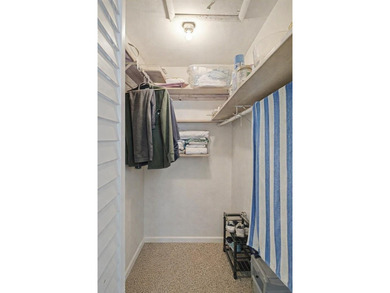 Welcome to this charming 1 Bedroom/1 Bathroom top-floor condo in - photo 11