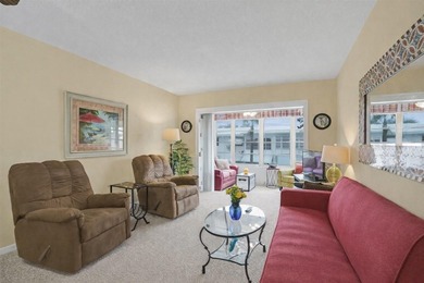 Welcome to this charming 1 Bedroom/1 Bathroom top-floor condo in - photo 13