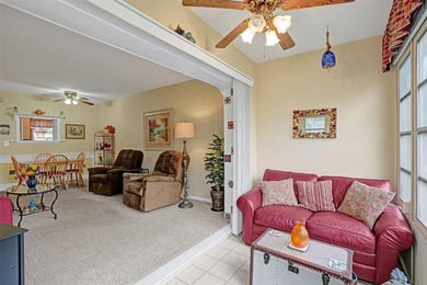 Welcome to this charming 1 Bedroom/1 Bathroom top-floor condo in - photo 19