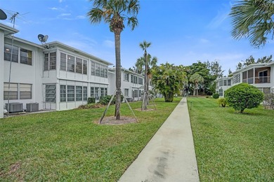 Welcome to this charming 1 Bedroom/1 Bathroom top-floor condo in - photo 25