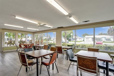 Welcome to this charming 1 Bedroom/1 Bathroom top-floor condo in - photo 28