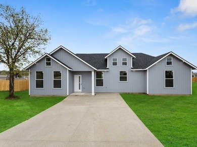 Lake Home For Sale in Bridgeport, Texas