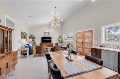 ''THE TREEHOUSE'' - A Luxurious Mid-Century, MODERN designed - photo 12