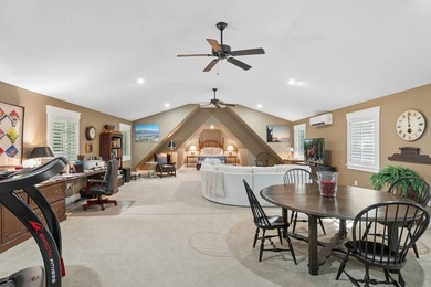 This stunning *Carriage House* offers 4 en-suite bedrooms - photo 22