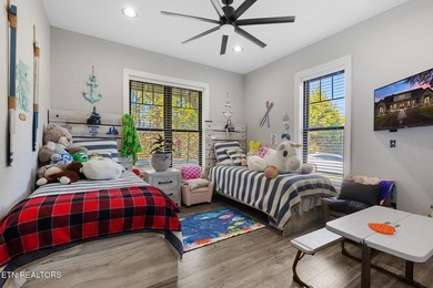 Welcome to 975 Lake Smoky Rd, a rare lakefront retreat with 2 - photo 25