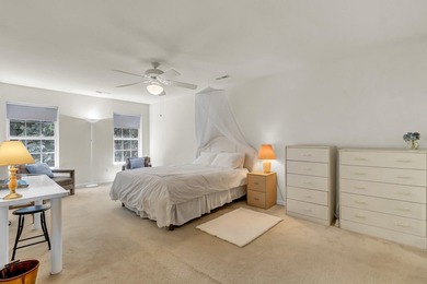 Welcome to this beautifully maintained 4-bedroom, 2.5-bath home - photo 29