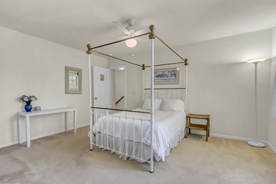 Welcome to this beautifully maintained 4-bedroom, 2.5-bath home - photo 36