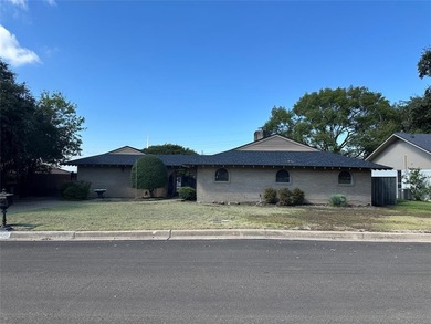 Lake Waco Home For Sale in Waco Texas