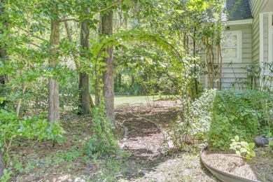 Welcome to this beautifully maintained 4-bedroom, 2.5-bath home - photo 45