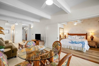 Oceanfront Alii Drive - Top-floor 2 bed 2 bath - Panoramic ocean - photo 9