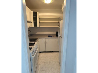 Beautiful 1-bdr located in the prime Gravesend area. Close to