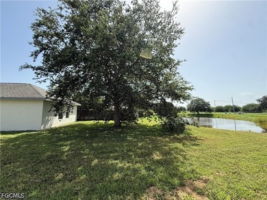 Beautiful 3 bedroom 2 bath CBS home on oversized waterfront lot - photo 21