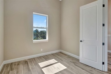 Luxury New Construction Waterfront Home on Sailboat Water - photo 22