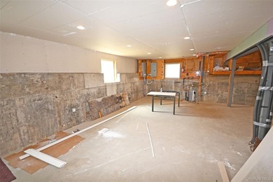 Spacious Waterfront Almost New Construction | 5 Bed | 3 Bath | - photo 37