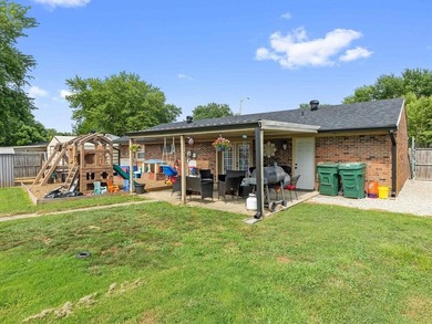 Welcome to this well-maintained 3-bedroom, 1-bath home situated - photo 5