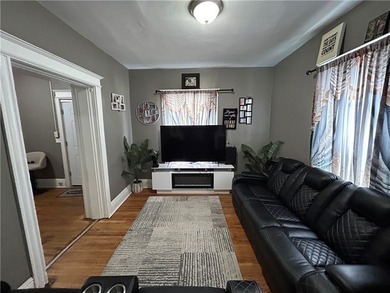 Spacious 4 bedroom Colonial! Currently rented at $1,512 per - photo 8