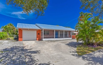The perfect Handy-man special with a 10,000 sqft lot. Amazing - photo 12