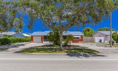 The perfect Handy-man special with a 10,000 sqft lot. Amazing - photo 14