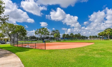 The perfect Handy-man special with a 10,000 sqft lot. Amazing - photo 15