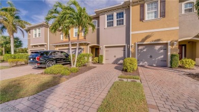 Lake Townhome/Townhouse For Sale in Fort Myers, Florida