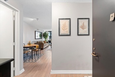 Beautifully Renovated, sunny south-facing 2-bedroom/2-bath - photo 22