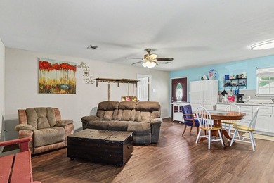 Incredible opportunity near Lake Tawakoni! This cozy 3-bed - photo 2