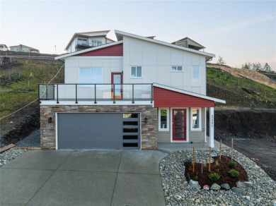 Lake Home For Sale in Duncan,