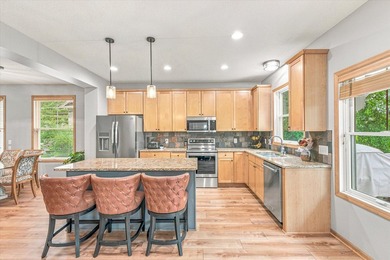 Welcome to this charming 4-bedroom, 4-bathroom home located on a - photo 12