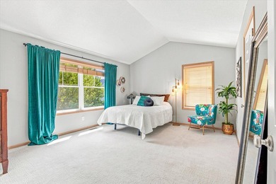 Welcome to this charming 4-bedroom, 4-bathroom home located on a - photo 22