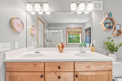 Welcome to this charming 4-bedroom, 4-bathroom home located on a - photo 26