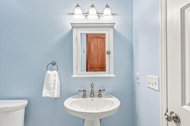Welcome to this charming 4-bedroom, 4-bathroom home located on a - photo 42