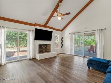 Experience the perfect blend of modern comfort and Lowcountry - photo 6