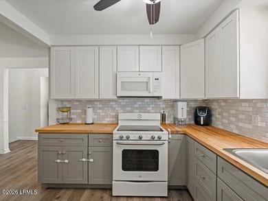 Experience the perfect blend of modern comfort and Lowcountry - photo 10