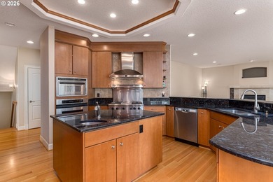 Experience luxury riverfront living with sweeping Columbia River - photo 13