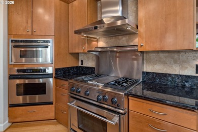 Experience luxury riverfront living with sweeping Columbia River - photo 14