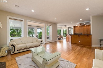 Experience luxury riverfront living with sweeping Columbia River - photo 15
