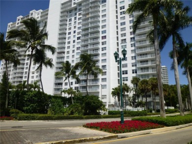 Lake Condo For Sale in Aventura, Florida