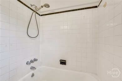 Space, Space & More Space. Situated directly on vibrant Hull - photo 33