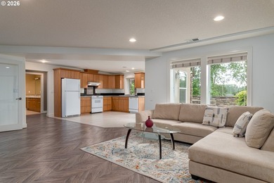 Experience luxury riverfront living with sweeping Columbia River - photo 37