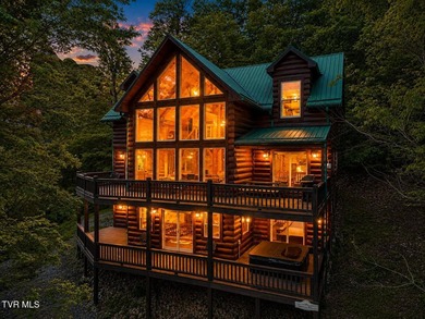 Welcome to this majestic manor situated on the picturesque - photo 1