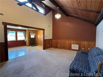 Charming 3 bed, 1.5 bath earth contact home on a quiet dead-end