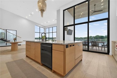 Experience the pinnacle of lakeside luxury at 16 Seminole Circle - photo 16